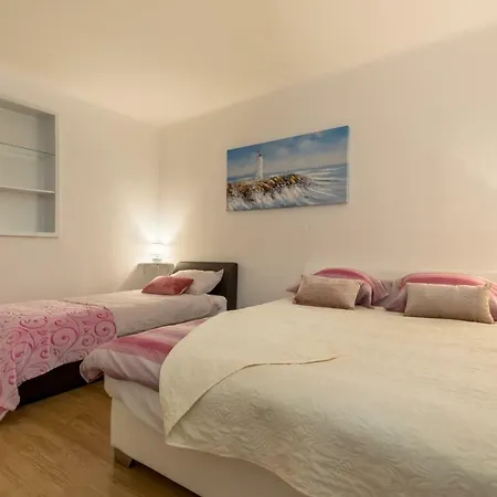 Nemo Apartment *